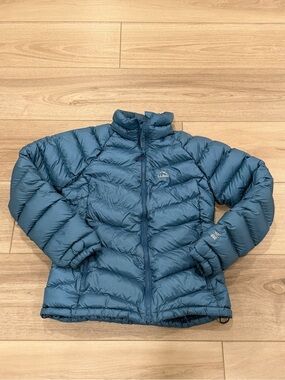 LL Bean Ultralight 850 Goose Down Jacket Womens Small Blue Puffer 807061